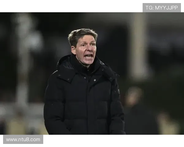 格拉斯纳回应下课呼声称球迷谦逊